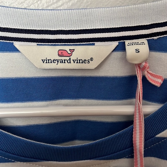 Vineyard Vines Pierced Strip Deluxe Tee - Picture 3 of 5